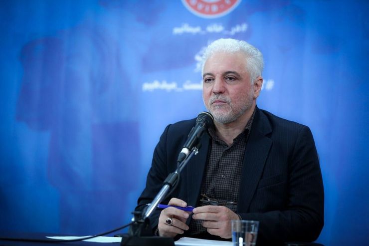رئیس سازمان غذا و دارو گفت: اکنون بحران ناشی از کمبود اقلام سلامت محور که برای محافظت از همکاران ما و سلامت بیماران مورد نیاز است را پشت سر گذاشته‌ایم و در آینده نزدیک علاوه بر تامین نیاز کشور، در زمینه صادرات هم می‌توانیم حرف‌هایی برای گفتن داشته باشیم.