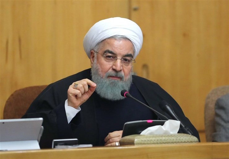 حسن روحانی، در جلسه امروز، چهارشنبه هیئت دولت گفت: هر طرحی نیاز به کمک و مشارکت مردم دارد. اگر همه در کنار هم باشیم راحت‌تر انجام می‌شود. مردم باید از فردا آمادگی سخت گیری‌ها را داشته باشند.