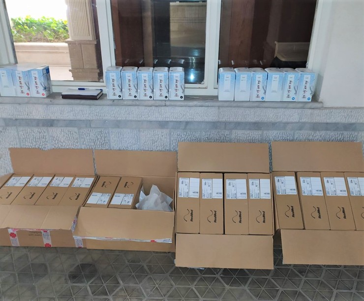 ۲۰ دستگاه بای پپ (مثبت دو طرفه تنفسی) از سوی اتاق بازرگانی خراسان رضوی و با مشارکت فعالان اقتصادی و خیران تهیه و در سطح بیمارستان‌های استان توزیع شد.