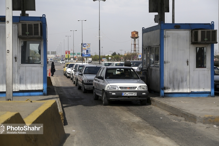 مدیر کل راهداری و حمل و نقل جاده‌ای خراسان رضوی گفت: ورود وسایل نقلیه سبک به مشهد از ۱۶ اسفند پارسال تا هفتم فروردین ماه جاری نسبت به مدت مشابه پارسال ۳۷ درصد کاهش داشته است.