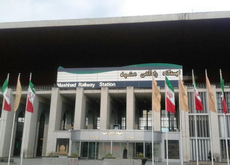 مدیر کل راه آهن خراسان گفت: برای نخستین بار طی ۶۲ سال گذشته، نبود مسافر تردد قطار در مسیر مشهد را روز شنبه ۹ فروردین ماه متوقف کرد.