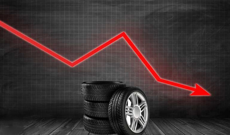 بعد از قیمت‌گذاری دوباره لاستیک خودرو در بازار و افزایش ۵۰ درصدی قیمت لاستیک، این بازار دوران رکود خود را سپری می‌کند.