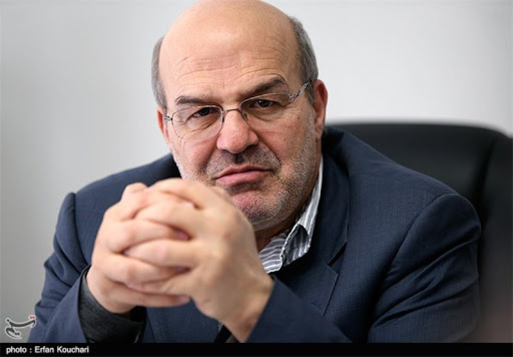 دیروز خبرنگاران گفت‌وگوی مفصلی با «عیسی کلانتری»، رئیس سازمان حفاظت از محیط‌ زیست، داشتند و درباره موضوعات مختلف از او سؤال پرسیدند. بخش اول این مصاحبه که در ادامه می‌آید به موضوع آلودگی هوا اختصاص یافته است.