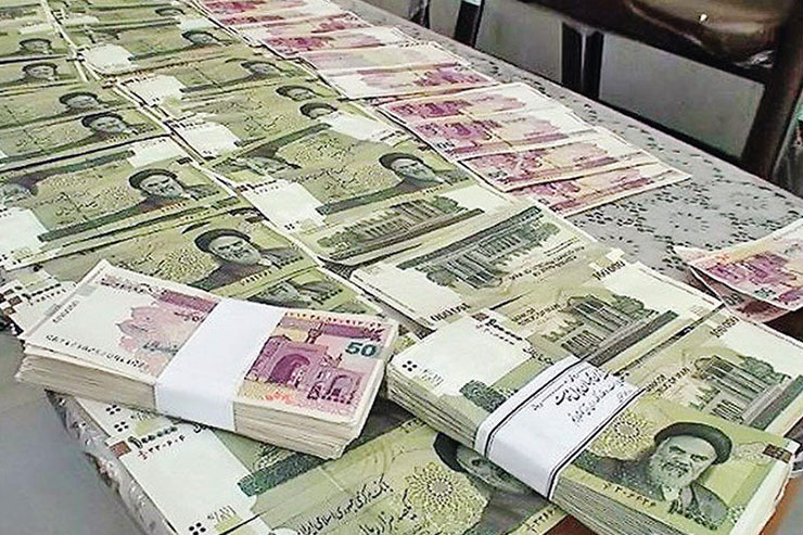 مرزداران استان خراسان رضوی در بازرسی از این خودرو ۸ میلیارد و ۳۲۴ میلیون و ۵۰۰ هزار ریال وجه رایج جمهوری اسلامی ایران که به صورت نقد و به طرزی ماهرانه در بدنه این سواری جاسازی شده بود را کشف و ضبط کردند.
