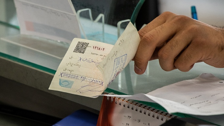 معاون اداره نظام‌های پرداخت بانک مرکزی گفت: قانون جدید چک ناظر به اقدامات پیشگیرانه است و در نظر دارد فرایندها به گونه‌ای باشد که امکان صدور چک بلامحل کمتر شود. اجباری‌شدن ثبت چک در سامانه صیاد منوط به فرهنگ‌سازی در این زمینه است. آشنایی بیشتر مردم با این سامانه کمک می‌کند تا بتوانیم به صورت روان‌تر قانون را در موعدی که مصوبه ستاد ملی کرونا تعیین کرده است، اجرا کنیم.
