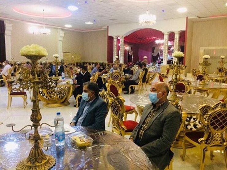 تمدید محدودیت تردد شبانه از ساعت ۹ شب تا ۴ صبح و اجازه فعالیت تالار‌های پذیرایی در وضعیت آبی کرونا، شرایط متناقضی برای فعالیت این رسته شغلی ایجاد کرده است.