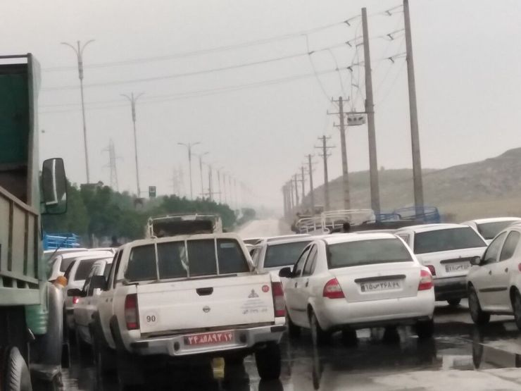 رییس پلیس راه خراسان ‌رضوی گفت: ترافیک در جاده‌های خروجی و برخی ورودی‌های مشهد سنگین و پرحجم گزارش شده است.
