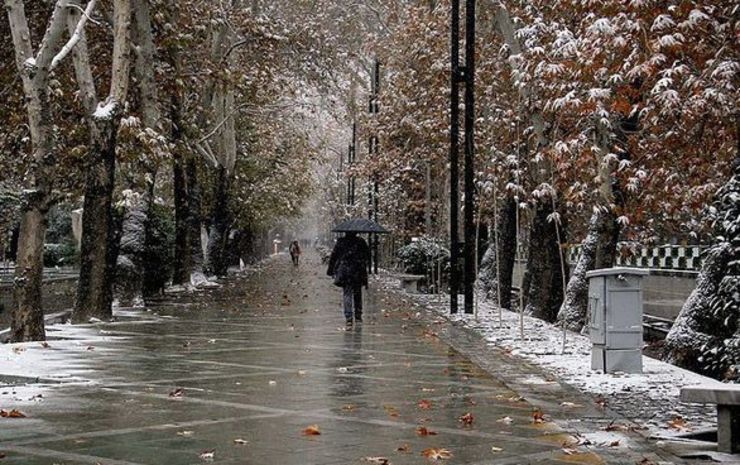مدیرکل پیش‌بینی و هشدار سریع سازمان هواشناسی از ورود سامانه بارشی به کشور طی روز سه‌شنبه (۳۰ دی) خبر داد و گفت: در پی ورود این سامانه بارشی دمای هوا در برخی مناطق کشور حدود ۸ تا ۲۰ درجه سانتیگراد کاهش می‌یابد.