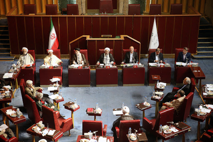 رئیس مجمع تشخیص مصلحت نظام از آغاز بررسی مجدد لوایح اف ای تی اف در مجمع خبر داد و گفت:حسب ارجاع مقام معظم رهبری، بررسی مجدد این لوایح در دستور کار قرار گرفته و اعضای مجمع فارغ از فضاسازی‌های مختلف از سوی گروه‌ها و جریان‌های سیاسی و در جهت مصالح و منافع مردم و کشور آن را بررسی خواهند کرد.