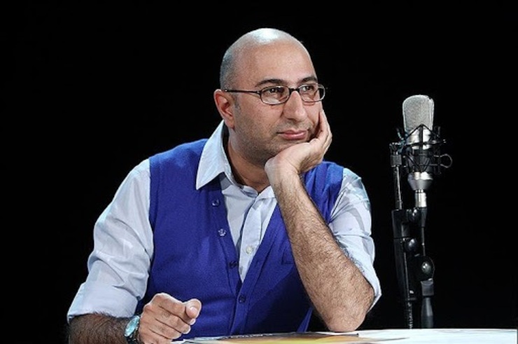 شنیدن خبر پخش دوباره برنامه رادیو ۷ بعد از گذشت ۶ سال، یکی از خبر‌های خوبی بود که یلدای امسال به گوش رسید، آن‌هم در یلدایی که با کرونا و قرنطینه، گره خورده بود و برخلاف همیشه، خبری از گپ و گعده‌های دوستانه و دلنشین با بزرگ‌تر‌ها و اهل فامیل نبود؛ به‌خصوص در روز‌هایی که حاشیه‌های تلویزیونی و صداوسیمایی کم نداشتیم.