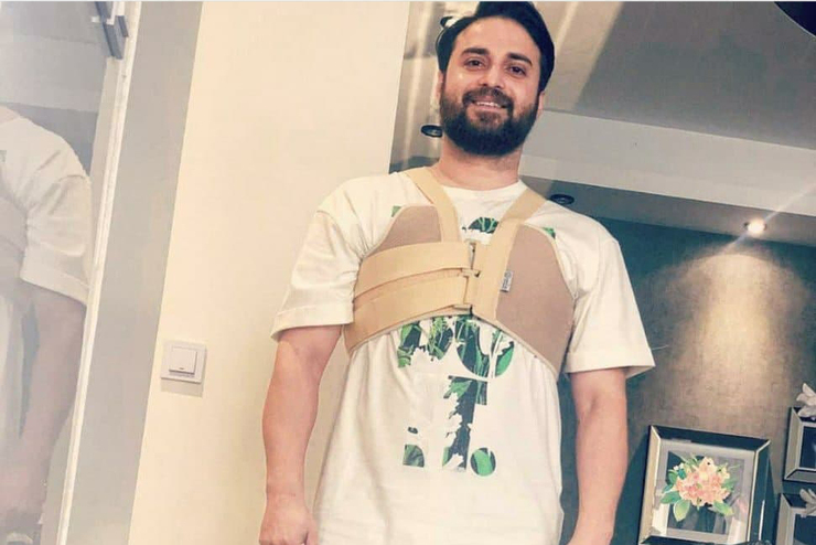 بابک جهانبخش که به تازگی جراحی قلب انجام داده است به تازگی در صفحه اینستاگرام خود عکسی از شرایط جسمانی‌اش بعد از عمل جراحی منتشر کرده است.