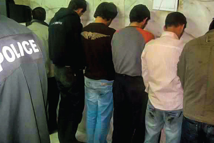 عوامل انتظامی ۴ کلانتری شهر مرحله دیگری از طرح ارتقای امنیت اجتماعی را در شامگاه شنبه اجرا کردند