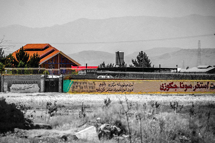 ۴ هزار باغ‌ویلا امسال قلع‌و‌قمع شدند، اما زمین‌های کشاورزی پیرامون مشهد همچنان نابود می‌شوند تا خانه‌باغ‌های پر زرق‌وبرق سر برآورند.