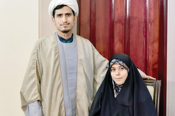 مطهره و مهدی هر ۲ شیرینی والدگری را تجربه می‌کنند و دیگر اصراری برای داشتن فرزند زیستی ندارند. آرزوی آن‌ها داشتن ۱۷ فرزندخوانده است. رؤیایی که برای زوجی مانند آن‌ها دور از دسترس نیست...