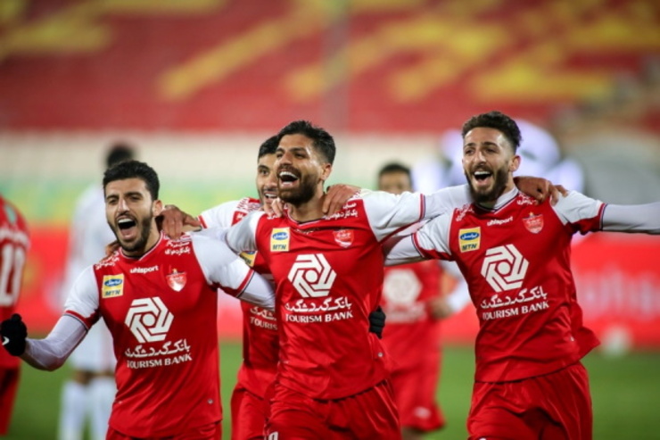 به نظر می‌رسد برای بازی با آلومینیوم اراک هافبک تیم پرسپولیس تغییر پست خواهد داد.