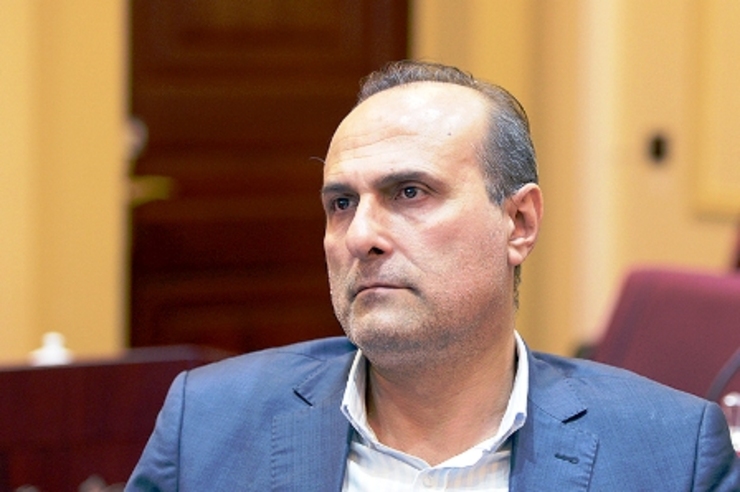 این‌طور که مشخص است، تفسیر رئیس احمدی از چابک‌سازی در بسکتبال با بقیه متفاوت است، وگرنه نباید شاهد رؤسای بازنشسته در کمیته‌ها باشیم.
