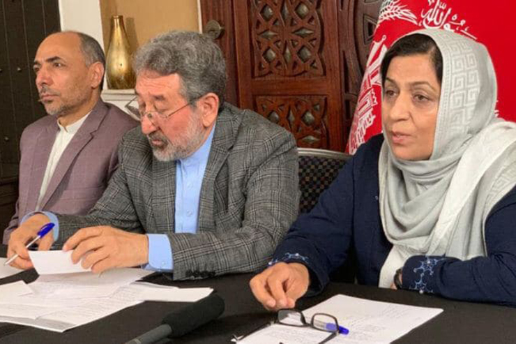 رسول طالب از اعضای هیئت مذاکره‌کننده‌ دولت افغانستان در مذاکرات صلح قطر اظهار کرد: طالبان هیچ حرفی درباره‌ حکومت موقت نزده‌اند. طالبان شجاعت و غیرت صلح‌کردن ندارند.