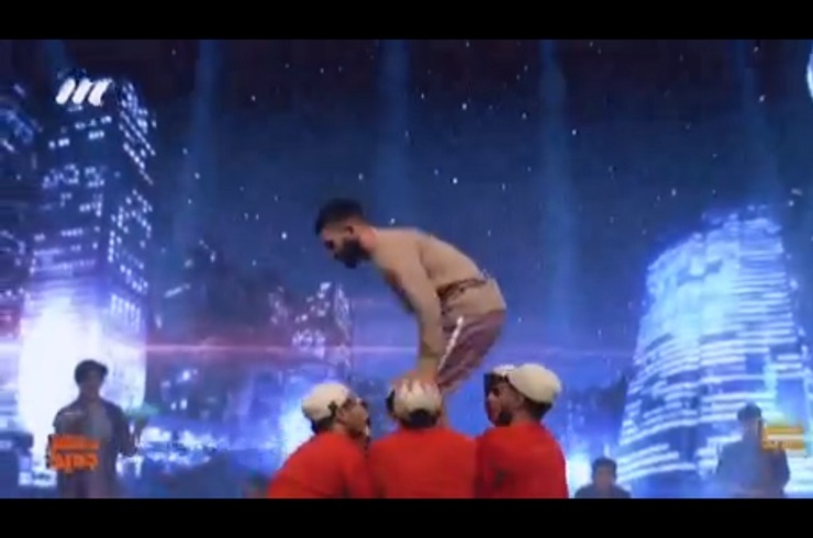 شب گذشته قسمت سوم از مرحله نیمه نهایی عصر جدید پخش شد. در این مطلب اجرای گروه نسل جدید را ببینید.