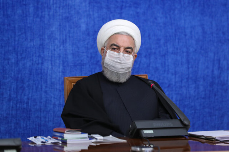 رییس جمهوری با بیان اینکه امیدواریم تا پایان بهمن ماه بتوانیم واکسیناسیون را آغاز کنیم، گفت: به محض اینکه کادر درمان و افراد پرریسک از واکسن استفاده کنند، شرایط کاملا تغییر می‌کند.