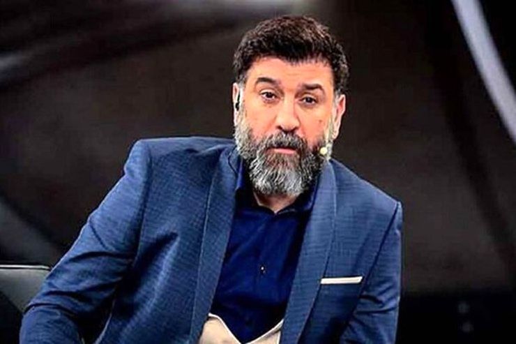 علی انصاریان، بازیکن سابق تیم های پرسپولیس، استقلال، سایپا و ... پس از روزها مقاومت در برابر بیماری کرونا امروز در بیمارستان فرهیختگان تهران درگذشت.