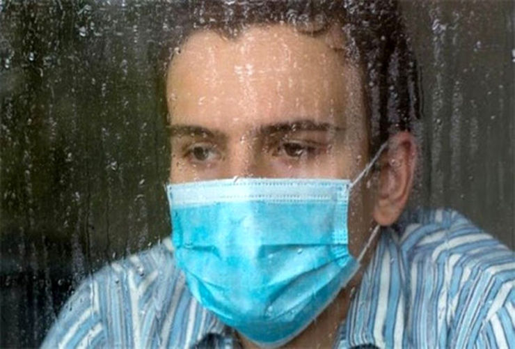 یکی از دغدغه‌های این روز‌های کرونایی در فصل بارش برف و باران استفاده اصولی و بهداشتی از ماسک است.