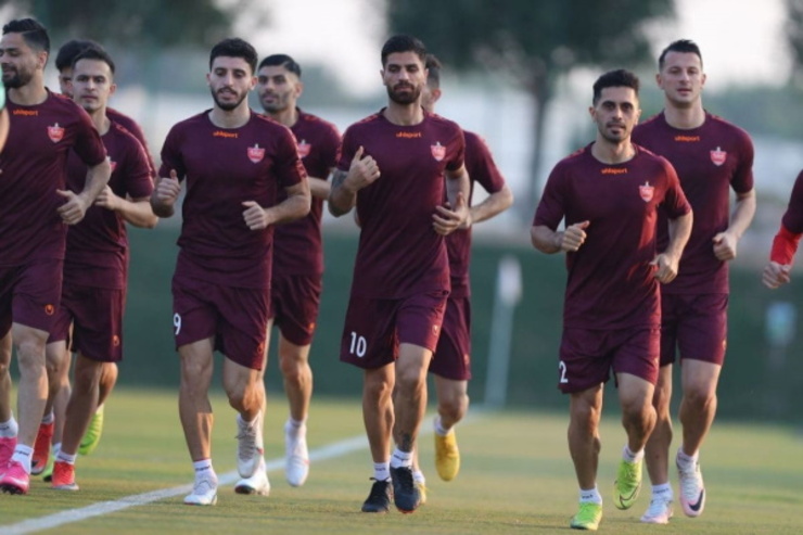 گفته می‌شود دو بازیکن تیم پرسپولیس در لیست مازاد قرار دارند.