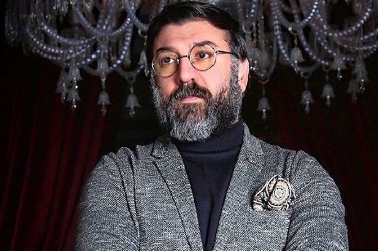 علی انصاریان در سال‌های آخر عمر که چندان هم طولانی نبود، بیش از اینکه پیگیر فوتبال باشد به عرصه هنر تمایل نشان می‌داد.