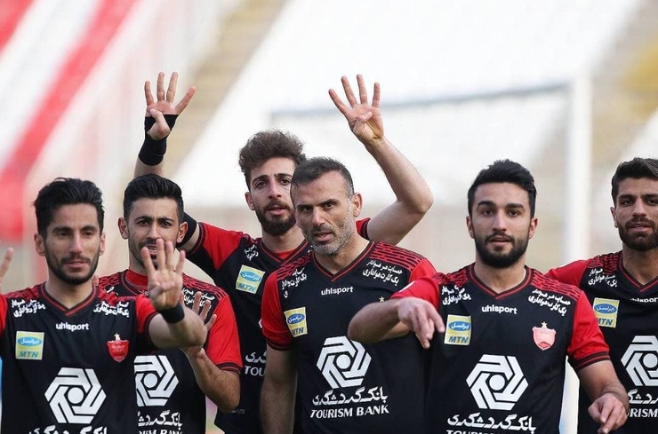 پرسپولیس درحالی با برتری از تبریز به تهران بازگشت که سید جلال حسینی زننده تک گل ۳ امتیازی اش بود. کاپیتان سرخ ها، اما بعد از این گل هرگز شادی نکرد.