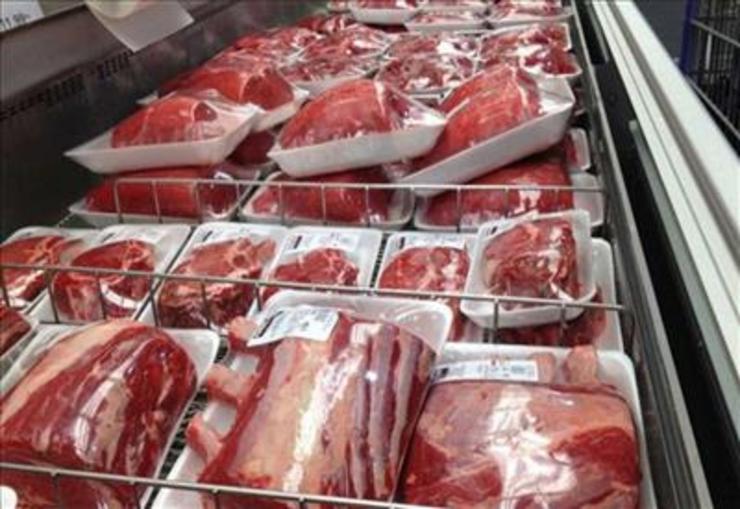 بعد از سیر صعودی افزایش قیمت ۲ کالای اساسی مرغ و گوشت در یک سال گذشته، اکنون این بازار شاهد یک ثبات نسبی است اما از ارزانی خبری نیست.
