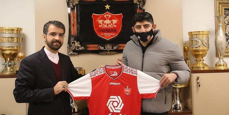 مهدی ترابی سرانجام قراردادش را با پرسپولس منعقد کرد. ترابی به عنوان بازیکن آزاد با پرسپولیس قرارداد بسته است.