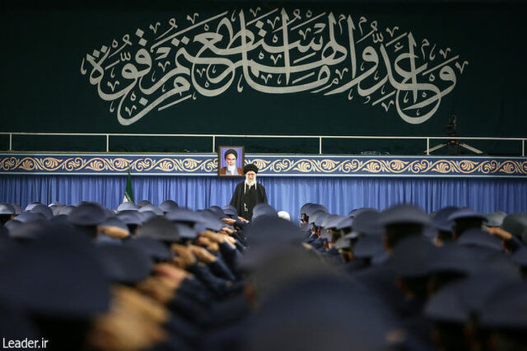 در سالگرد بیعت تاریخی همافران با حضرت امام خمینی (ره) و در روز نیروی هوایی، جمعی از فرماندهان و کارکنان نیروی هوایی ارتش جمهوری اسلامی ایران، با رهبر انقلاب اسلامی و فرمانده کل قوا دیدار می‌کنند.