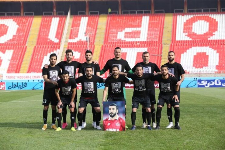 باشگاه پرسپولیس اعلام کرد این تیم تا پایان سال پیراهن مشکی را از تن خارج نمی‌کند.