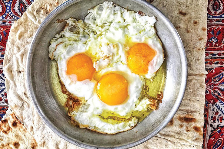 چند خطی برای عرض ارادت به نیمرو، اولین غذای گرمی که هر آشپز حرفه‌ای و مبتدی‌ای طبخ کرده است...