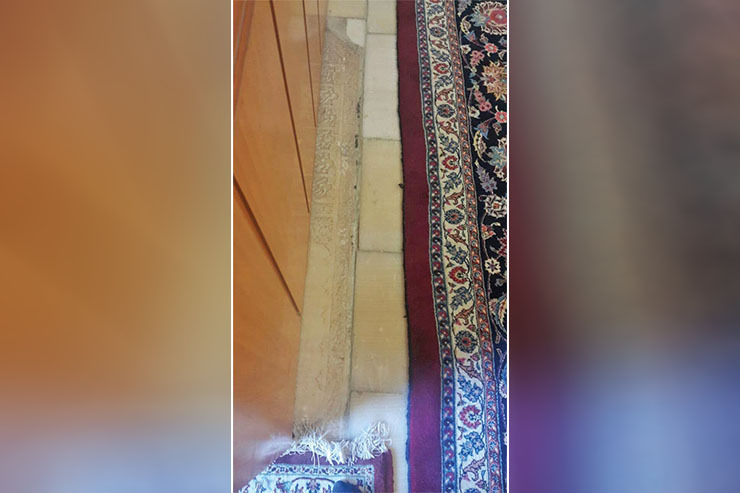 شاید برایتان جالب باشد اگر بدانید جد بزرگ قاجارها، یعنی «فتحعلی خان قاجار»، در همین نزدیکی یعنی در باغ خواجه ربیع دفن است و صدالبته که یگانه قاجاری دفن شده در این باغ نیست.