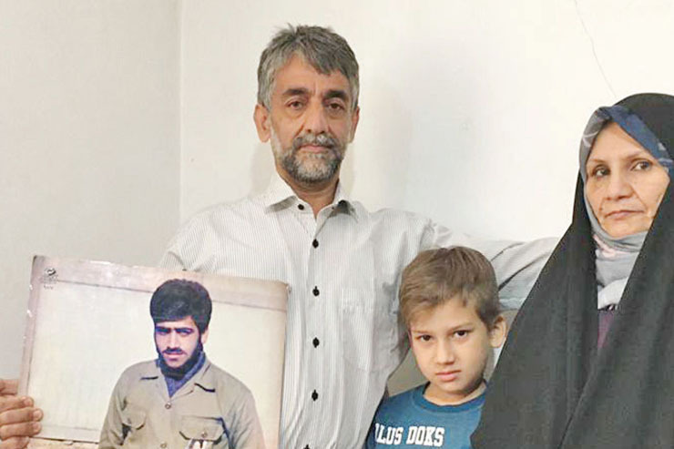 به مناسبت ١٩بهمن، روز نیروی هوایی به سراغ محمدرضا غندوی، جانباز نیروی هوایی، رفتیم که در ١٩سالگی عازم جبهه می‌شود، ٥٣ ماه در دزفول خدمت می‌کند و درست ٣٠٠روز در خط مقدم جبهه مقابل دشمن می‌جنگد.