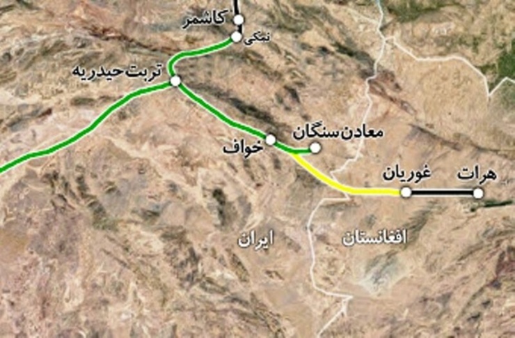 استاندار هرات افغانستان اعلام کرد که انفجار بمب جاسازی شده در مسیر نگهبانان راه آهن هرات- خواف، جان چهار تن را گرفت و دو تن دیگر هم زخمی شدند.