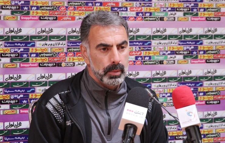 سرمربی استقلال در واکنش به سؤال یک خبرنگار پس از شکست مقابل سپاهان کنفرانس خبری را ترک کرد.