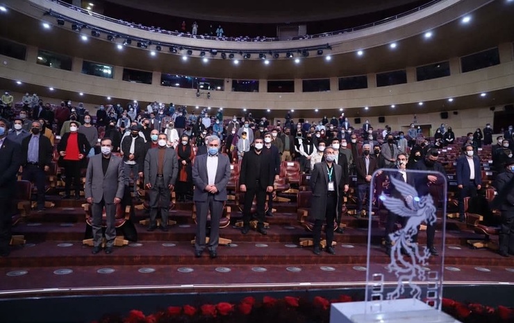 با گذشت تنها سه روز از ادعای یکی از اعضای تیم روابط عمومی جشنواره فجر در برنامه هفت، مبنی بر اینکه در جشنواره سی و نهم حتی یک مورد ابتلا به کرونا هم وجود نداشته‌است، امروز خبر ابتلای تعدادی از برندگان سیمرغ به کرونا منتشر شد.