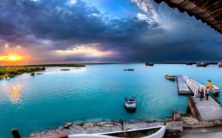 «سامانه قشم زیبا» برای هوشمندسازی سفر به قشم در ایام شیوع کرونا طراحی و از ابتدای اسفندماه اجرایی می‌شود که برای سفر به این جزیره باید در آن ثبت نام کرد.