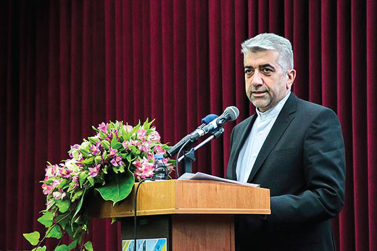 وزیر نیرو با تأکید بر تهیه برنامه سازگاری با کم آبی برای استان‌ها خاطرنشان کرد: تا امروز برنامه ۱۹ استان تهیه و در هیئت دولت تصویب شده است و تا پایان دولت دوازدهم برنامه سازگاری دیگر استان‌ها نیز تهیه و تأیید خواهد شد.