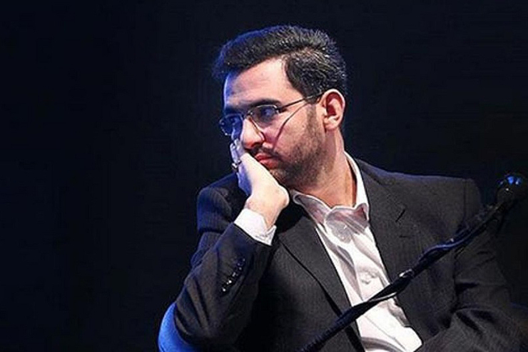 وزیر ارتباطات با انتشار بخشی از برنامه علی ضیا در شبکه یک که به موضوع اینترنت 5G است خطاب به او نوشت: مخلص علی آقای ضیا! ولی خداییش دیگه هرچی هم نوشتن نگو،
