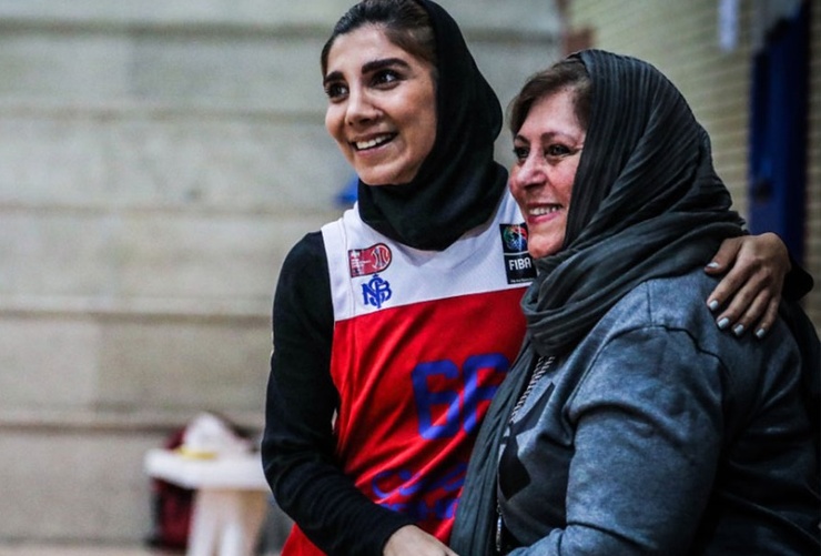 تیم بسکتبال بانوان گروه بهمن توانست در دیدار نیمه‌نهایی با نتیجه ۸۴ بر ۶۶ از سد نارسینا گذشت.