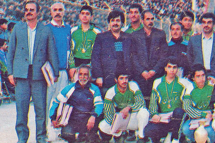 ورزش قبل از اینکه رنگ‌و‌بوی حرفه‌ای بگیرد و مادیات حرف اول و آخر آن را بزند، سالیان دراز با عشق و همت آدم‌هایی زنده بود که بی‌منت خادم ورزش بودند.