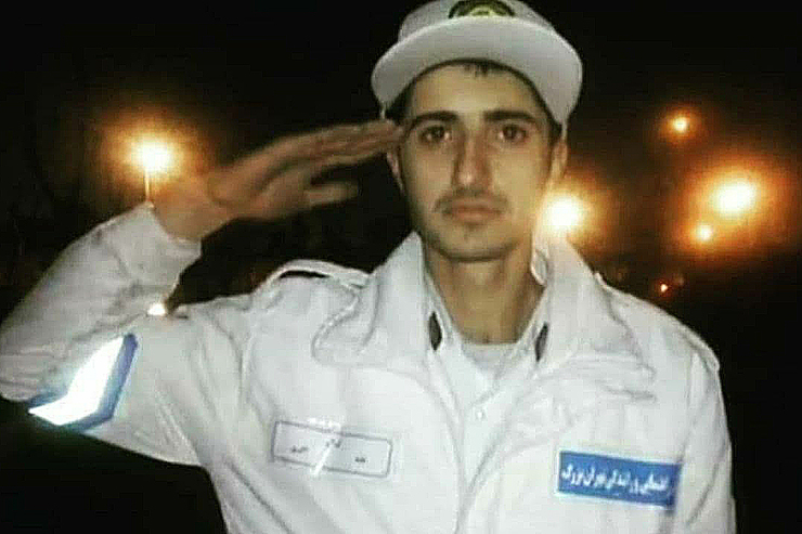 عابد اکبری سرباز راهوری که چند روز قبل مقابل بی قانونی استاد و از نماینده مجلس سیلی خورد می‌گوید: ترسی از نماینده مجلس نداشتم چون می‌دانستم حق با من است.