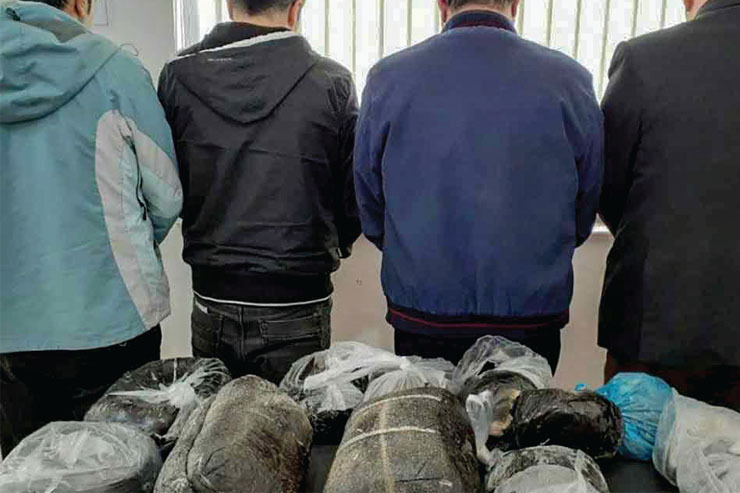 مرزداران استان خراسان رضوی مانع از ورود صد‌ها کیلوگرم انواع مواد مخدر به داخل کشور شدند