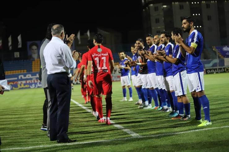 پرسپولبس با جشنواره گل در سیرجان مقابل گل‌گهر به پیروزی رسید و قهرمان نیم‌فصل شد.