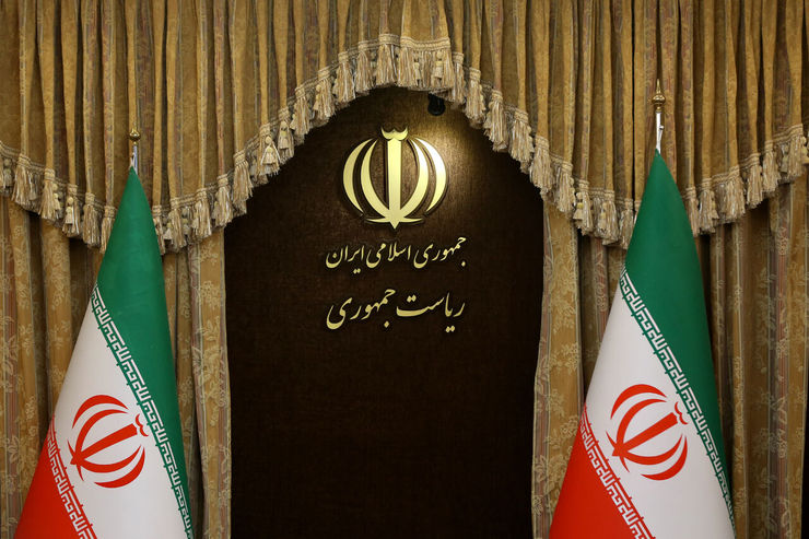 روابط عمومی دفتر ریاست جمهوری در اطلاعیه‌ای، انتشار نقل قول از رییس دفتر رییس جمهوری مبنی بر نقش دولت در ایجاد نوسانات ارزی را بی‌پایه واساس خواند و آنرا ردکرد و اصرار مخالفین دولت برتکرار این دروغ و حتی تحلیل پیرامون آن را تداوم حمله به دولت وتحت تاثیر قراردادن آرامش نسبی بازار دانست.