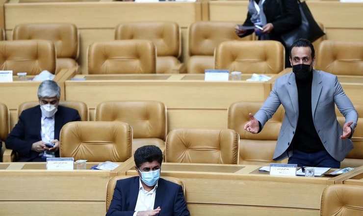 حالا بعد از چند ساعت از برگزاری انتخابات فدراسیون فوتبال سوال بسیاری از علاقه‌مندان به فوتبال این است که کدام یک از حاضرین در مجمع انتخاباتی به علی کریمی رای دادند؟