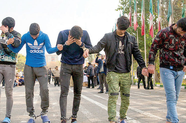 در عملیات ضربتی ۵ کلانتری در مشهد ۴۰ دستگاه خودرو و موتورسیکلت سرقتی کشف شد