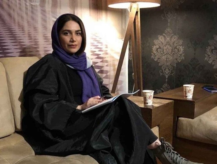 آسیه اسدزاده بازیگر سینما و تلویزیون در پیج اینستاگرام که منتسب به اوست ادعا کرده که ۵ سال با علی انصاریان در ارتباط بوده است. این در حالی است که ساعاتی پس از انتشار این خبر خانواده زنده‌یاد انصاریان به آن واکنش نشان دادند و خبر را کذب خواندند.